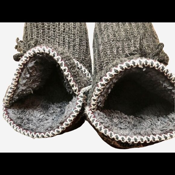 Women’s gray with Aztec print and stitching MukLuk - Picture 6 of 7